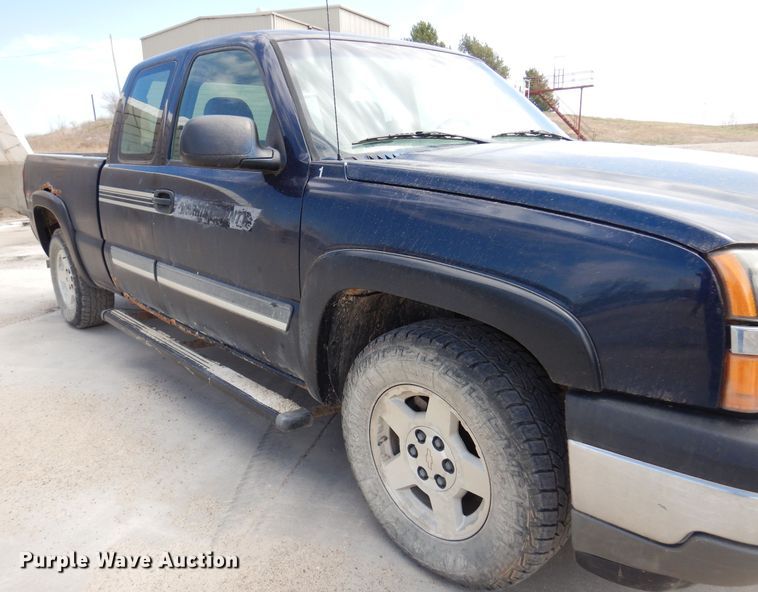 image for item DK0826 2005 Chevrolet Silverado 1500  Ext. Cab pickup truck