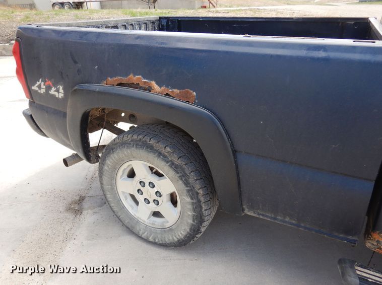 image for item DK0826 2005 Chevrolet Silverado 1500  Ext. Cab pickup truck
