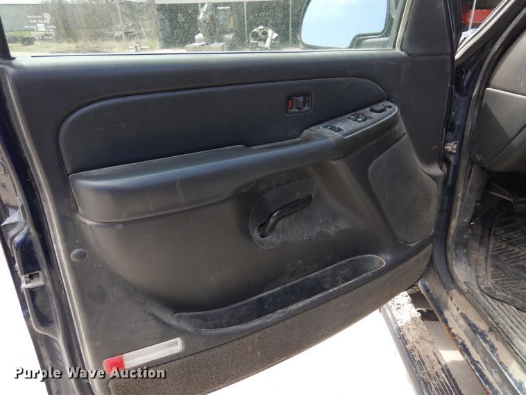 image for item DK0826 2005 Chevrolet Silverado 1500  Ext. Cab pickup truck