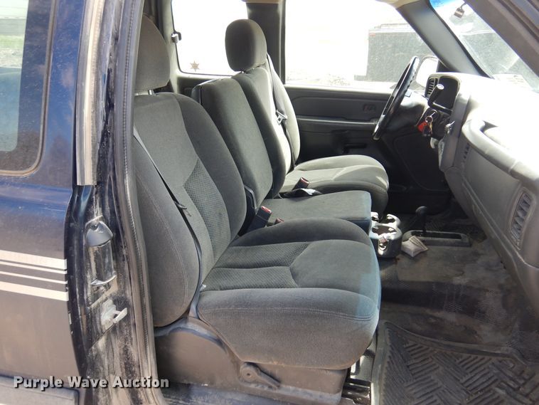 image for item DK0826 2005 Chevrolet Silverado 1500  Ext. Cab pickup truck