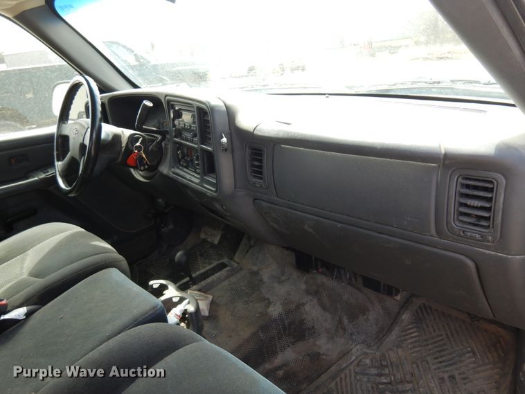 image for item DK0826 2005 Chevrolet Silverado 1500  Ext. Cab pickup truck