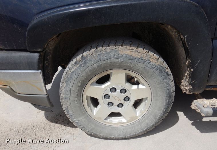 image for item DK0826 2005 Chevrolet Silverado 1500  Ext. Cab pickup truck