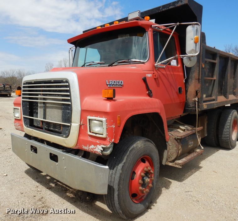 image for item DK0829 1995 Ford LNT8000  dump truck