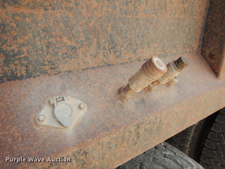 image for item DK0829 1995 Ford LNT8000  dump truck