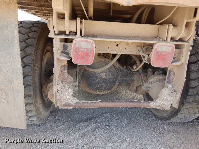 image for item DK0829 1995 Ford LNT8000  dump truck