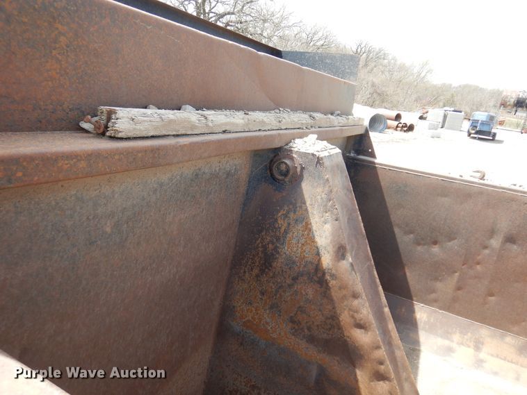 image for item DK0829 1995 Ford LNT8000  dump truck