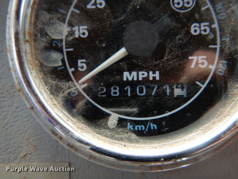 image for item DK0829 1995 Ford LNT8000  dump truck