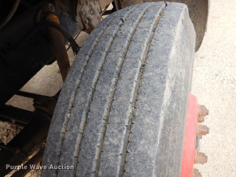 image for item DK0829 1995 Ford LNT8000  dump truck