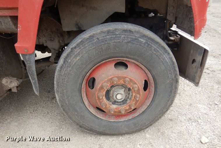 image for item DK0829 1995 Ford LNT8000  dump truck