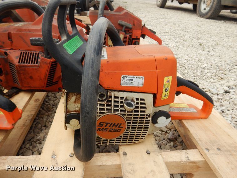 image for item DK0832 (6) chainsaws