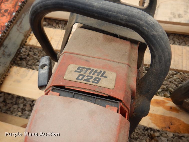 image for item DK0832 (6) chainsaws