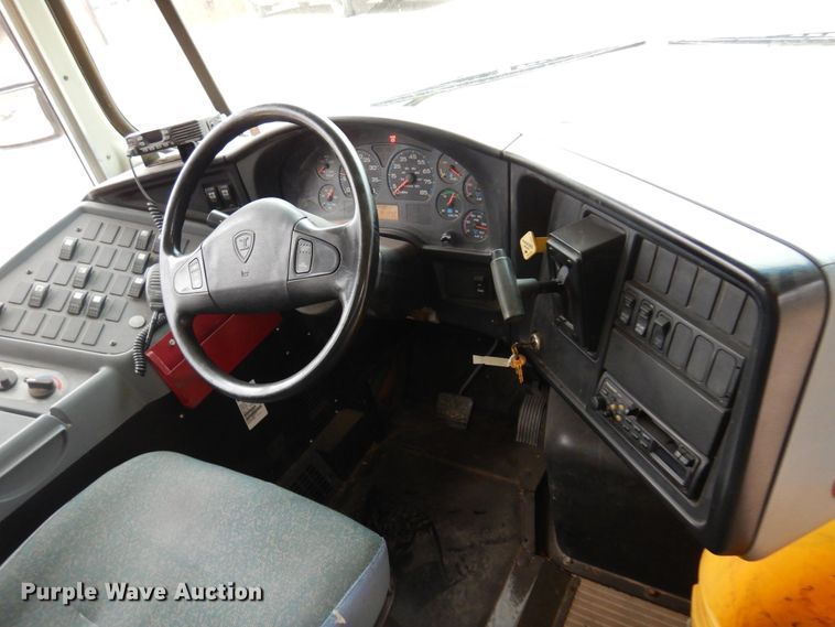 image for item DK0851 2007 International 3000  school bus