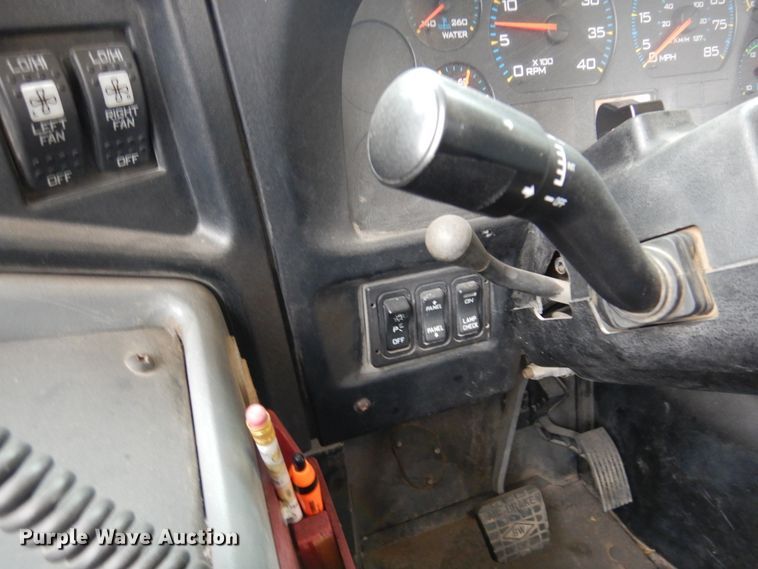 image for item DK0851 2007 International 3000  school bus