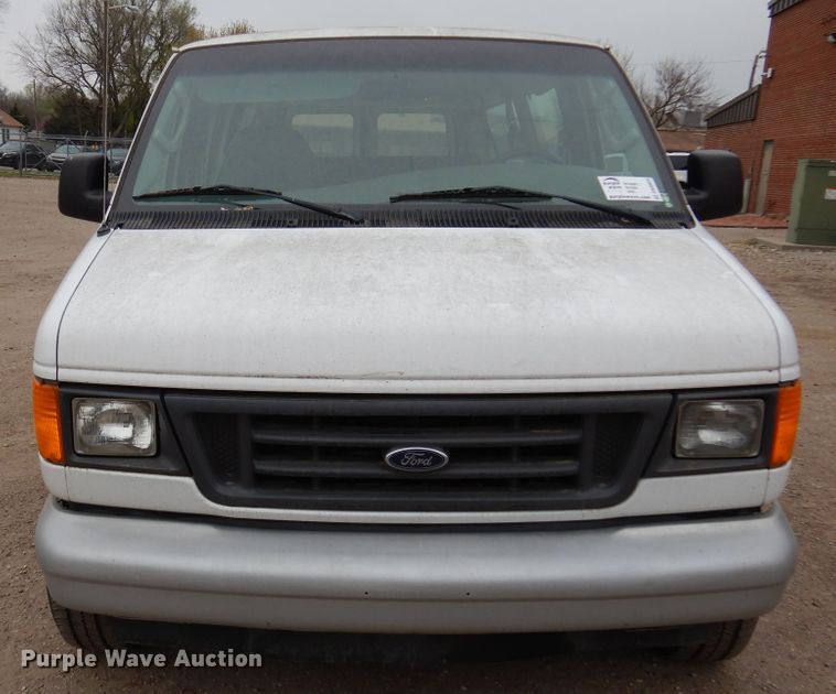image for item DK0853 2004 Ford E150  van