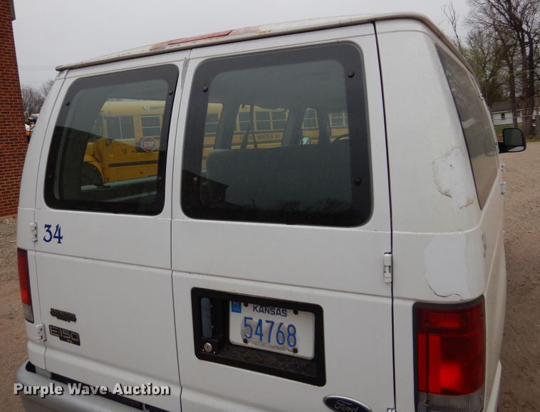 image for item DK0853 2004 Ford E150  van