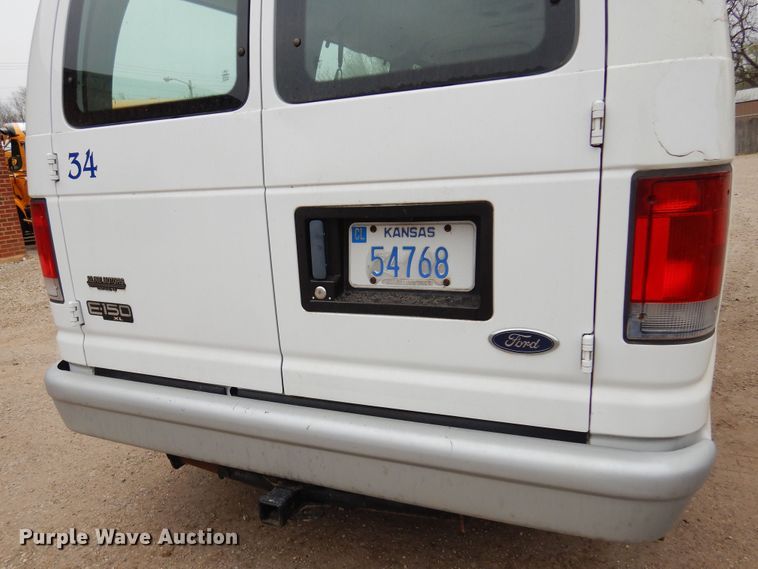 image for item DK0853 2004 Ford E150  van