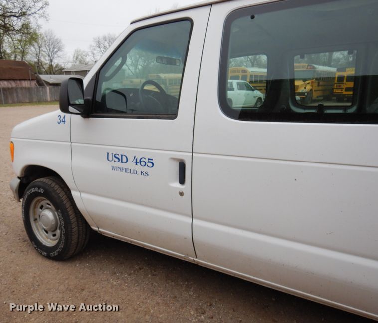 image for item DK0853 2004 Ford E150  van