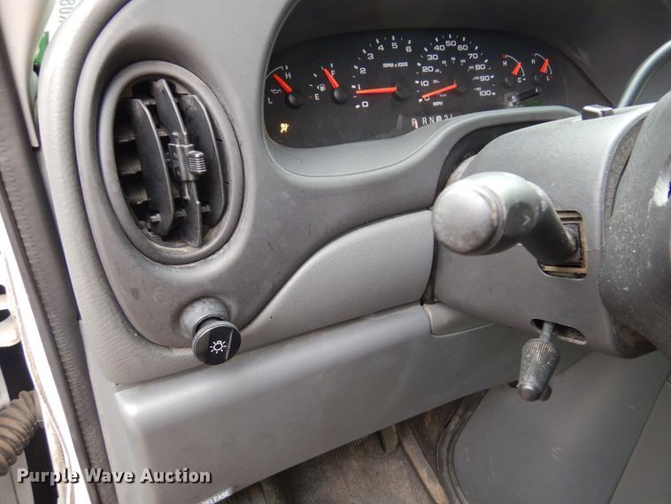 image for item DK0853 2004 Ford E150  van