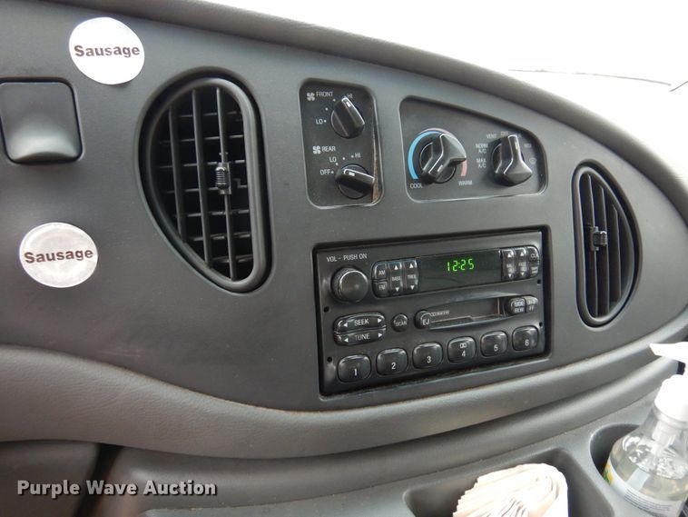 image for item DK0853 2004 Ford E150  van