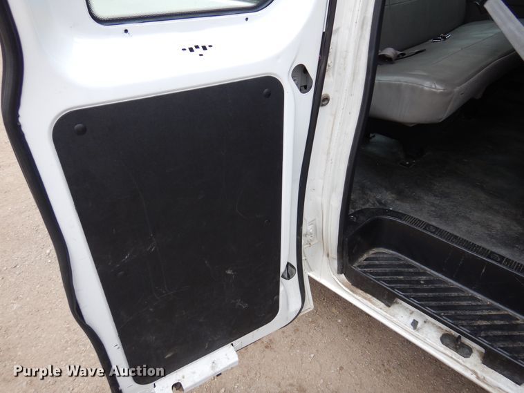 image for item DK0853 2004 Ford E150  van