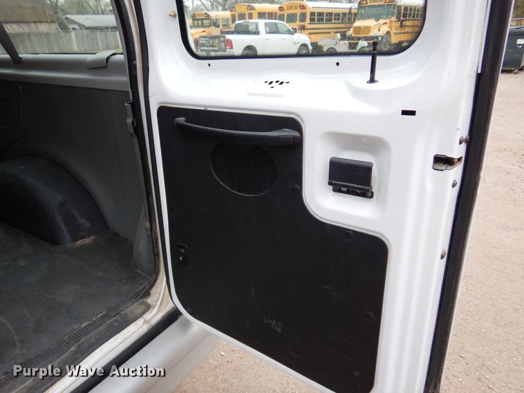 image for item DK0853 2004 Ford E150  van