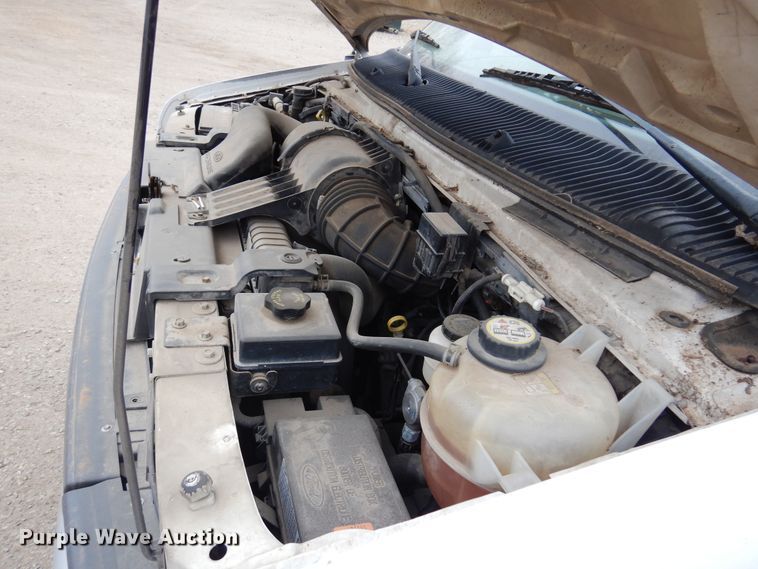 image for item DK0853 2004 Ford E150  van