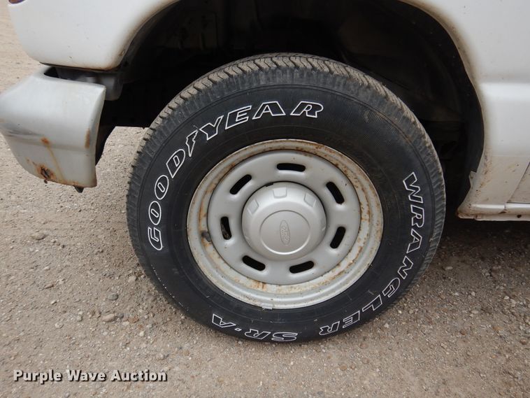 image for item DK0853 2004 Ford E150  van