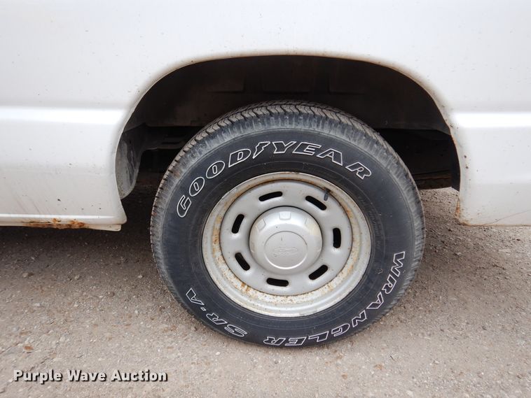 image for item DK0853 2004 Ford E150  van