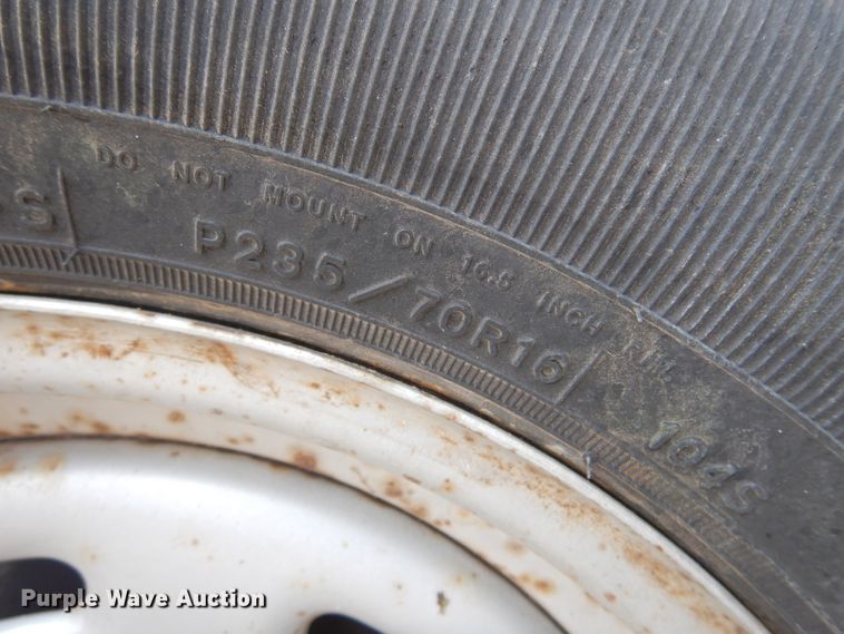 image for item DK0853 2004 Ford E150  van