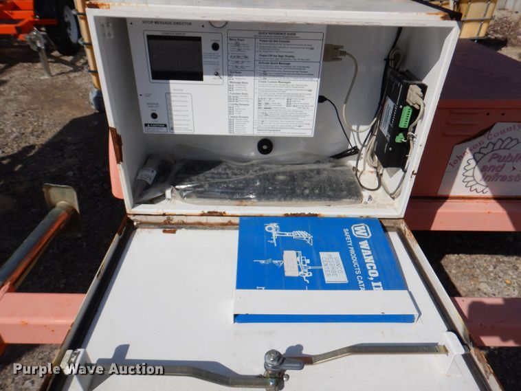 image for item DM6053 2007 Wanco  message board trailer