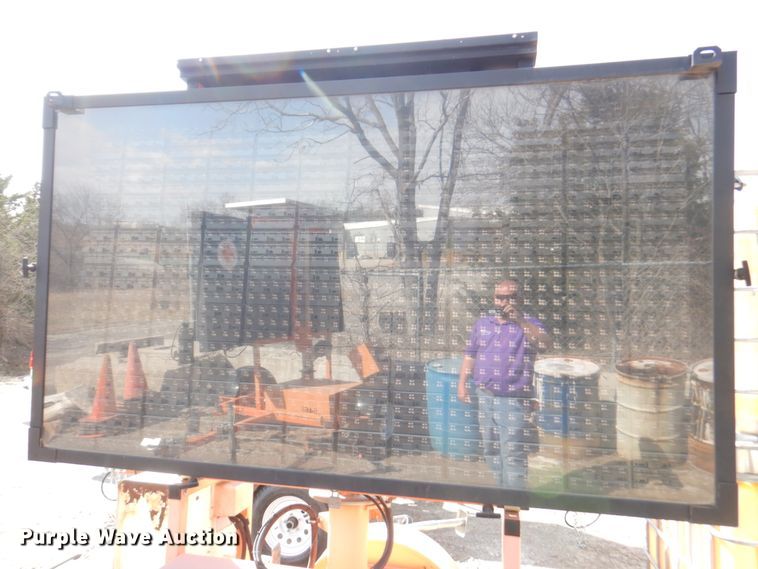 image for item DM6053 2007 Wanco  message board trailer