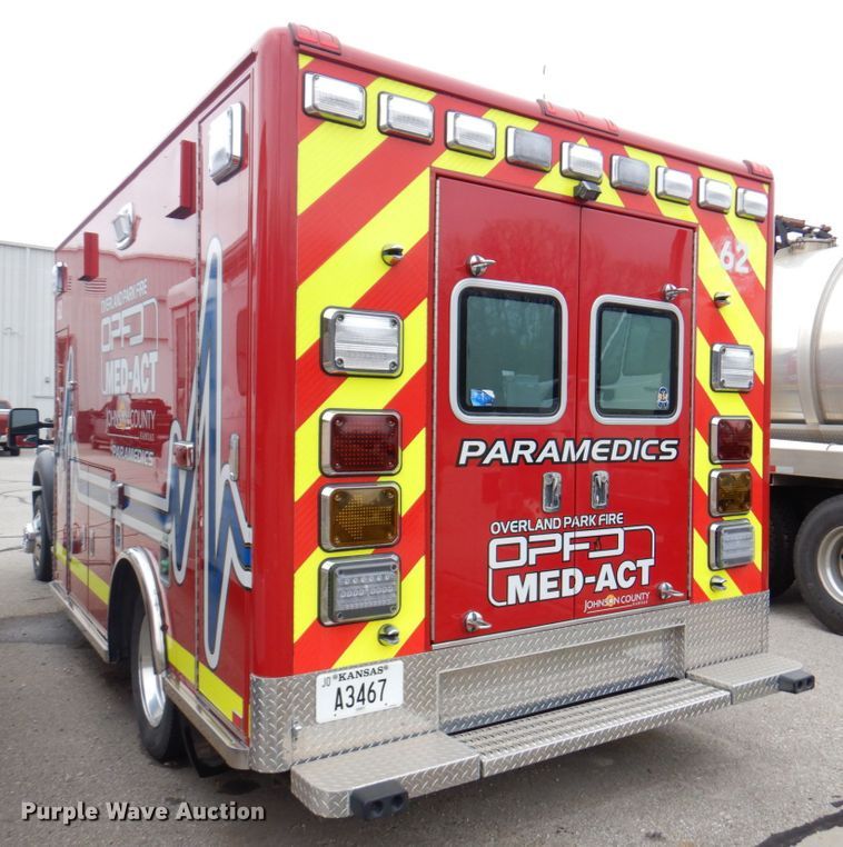 image for item DM6059 2015 Ford F450 Super Duty  ambulance