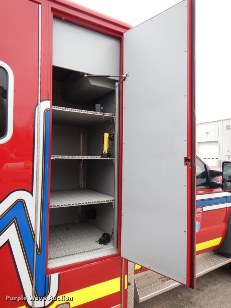 image for item DM6059 2015 Ford F450 Super Duty  ambulance