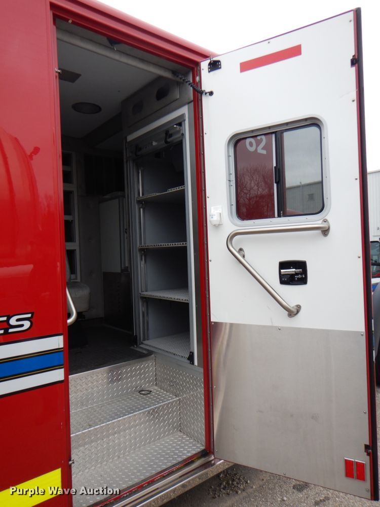 image for item DM6059 2015 Ford F450 Super Duty  ambulance