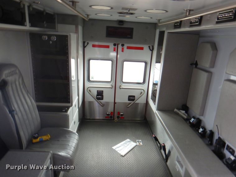 image for item DM6059 2015 Ford F450 Super Duty  ambulance