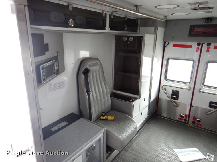 image for item DM6059 2015 Ford F450 Super Duty  ambulance