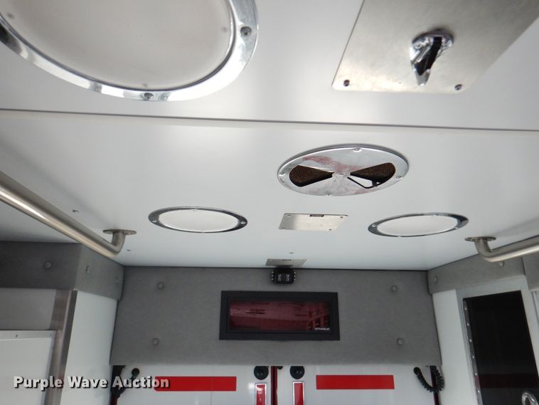image for item DM6059 2015 Ford F450 Super Duty  ambulance