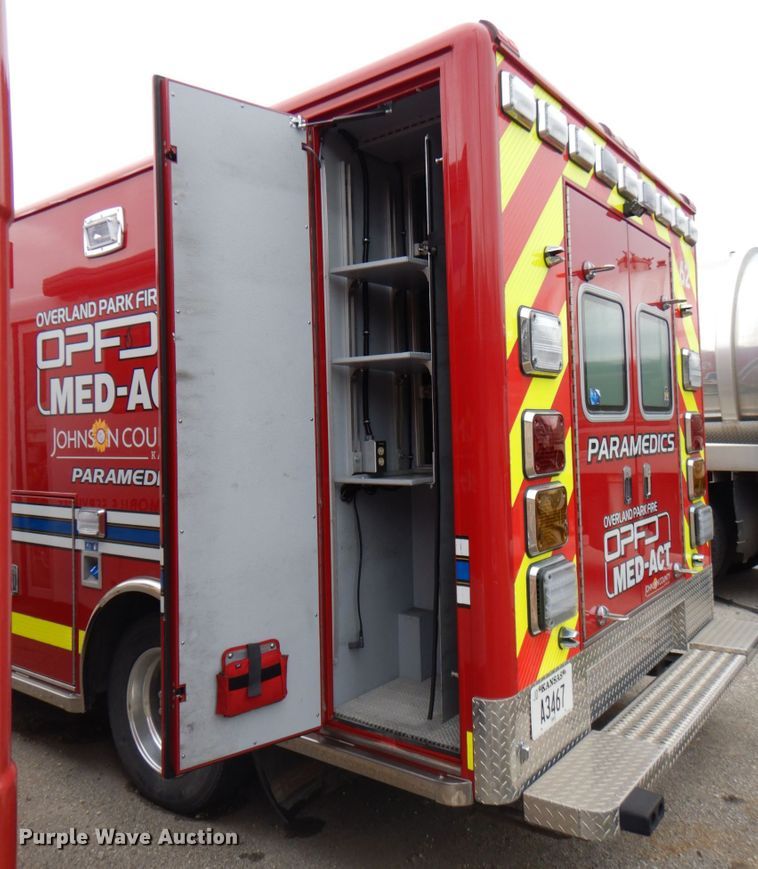 image for item DM6059 2015 Ford F450 Super Duty  ambulance