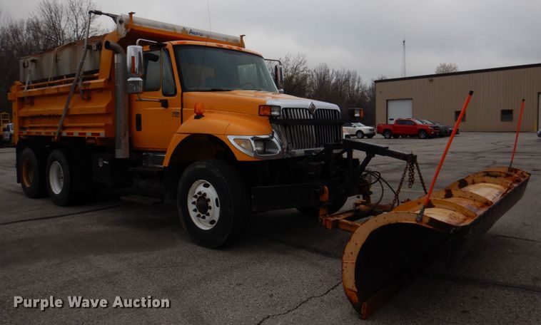image for item DM7275 2006 International 7400  dump truck
