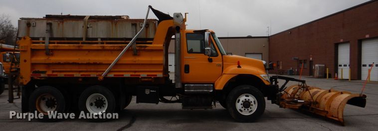 image for item DM7275 2006 International 7400  dump truck