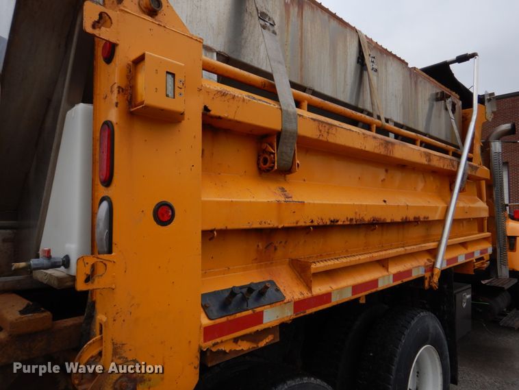 image for item DM7275 2006 International 7400  dump truck