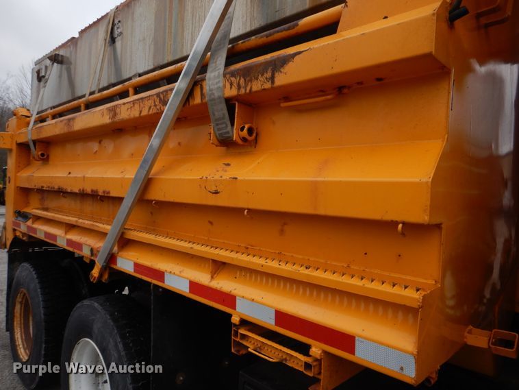 image for item DM7275 2006 International 7400  dump truck