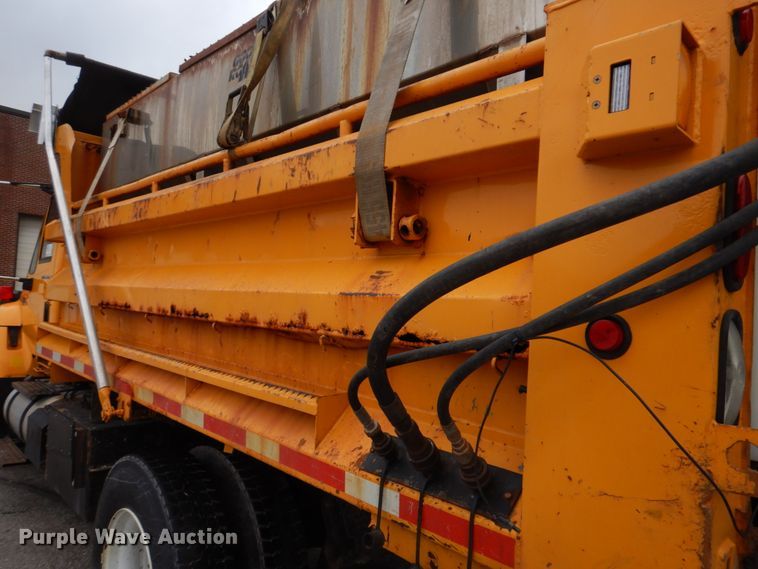 image for item DM7275 2006 International 7400  dump truck