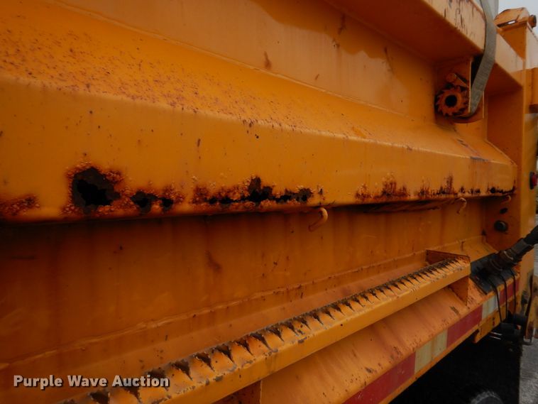 image for item DM7275 2006 International 7400  dump truck