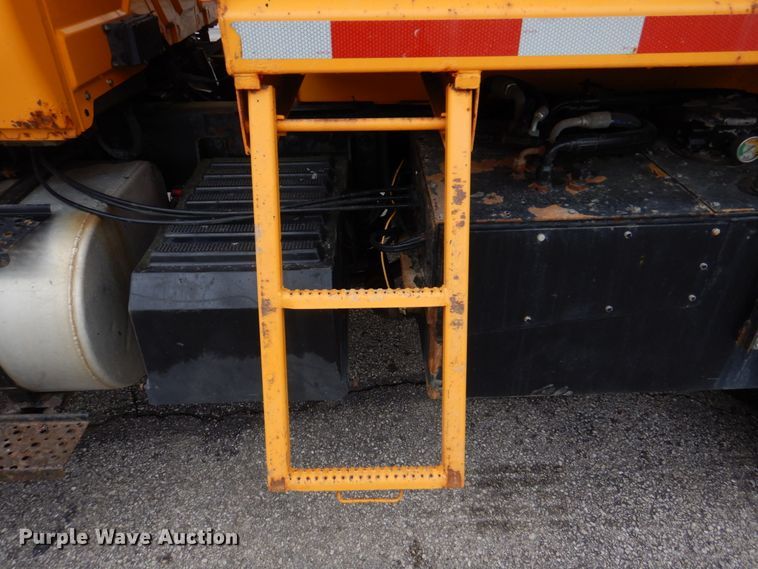 image for item DM7275 2006 International 7400  dump truck