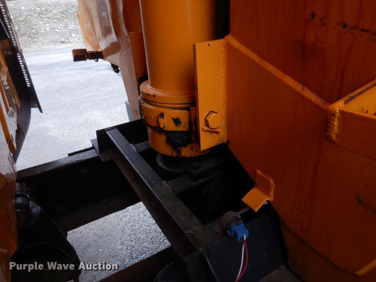 image for item DM7275 2006 International 7400  dump truck