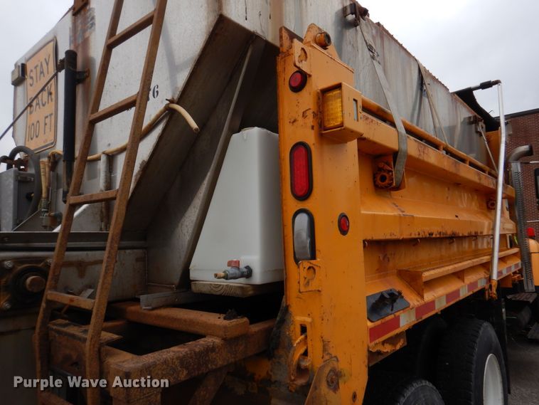 image for item DM7275 2006 International 7400  dump truck