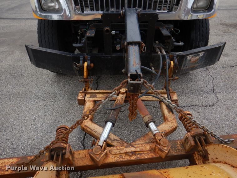 image for item DM7275 2006 International 7400  dump truck