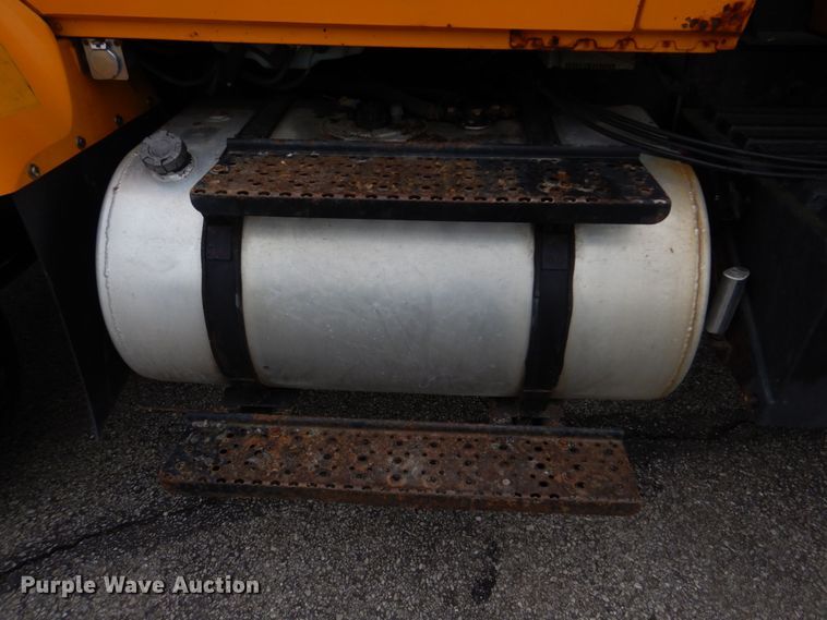 image for item DM7275 2006 International 7400  dump truck