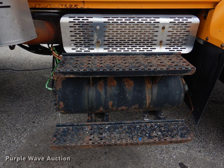 image for item DM7275 2006 International 7400  dump truck